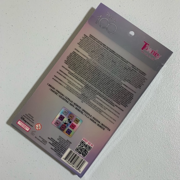 Disney 100 Eyeshadow Palette with Mirror and Cosmetic Brush-New - Picture 6 of 9